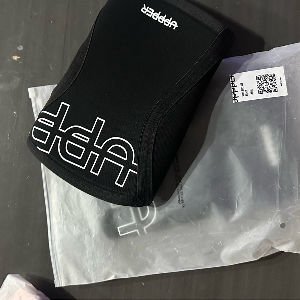 COPY - UPPER Black Knee Pad